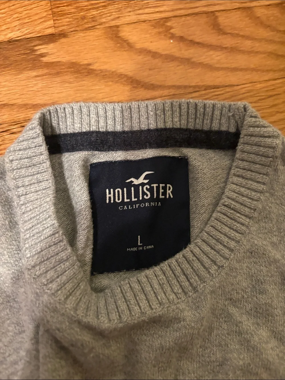 Hollister Light Gray Men's Crewneck Sweater with Chest Logo